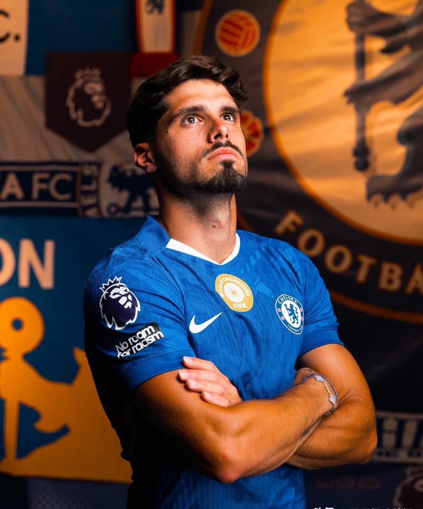 包含赛地聚焦：英超窗口期热度飙升，西汉姆状态回暖，震撼外界，心理建设被强调的词条